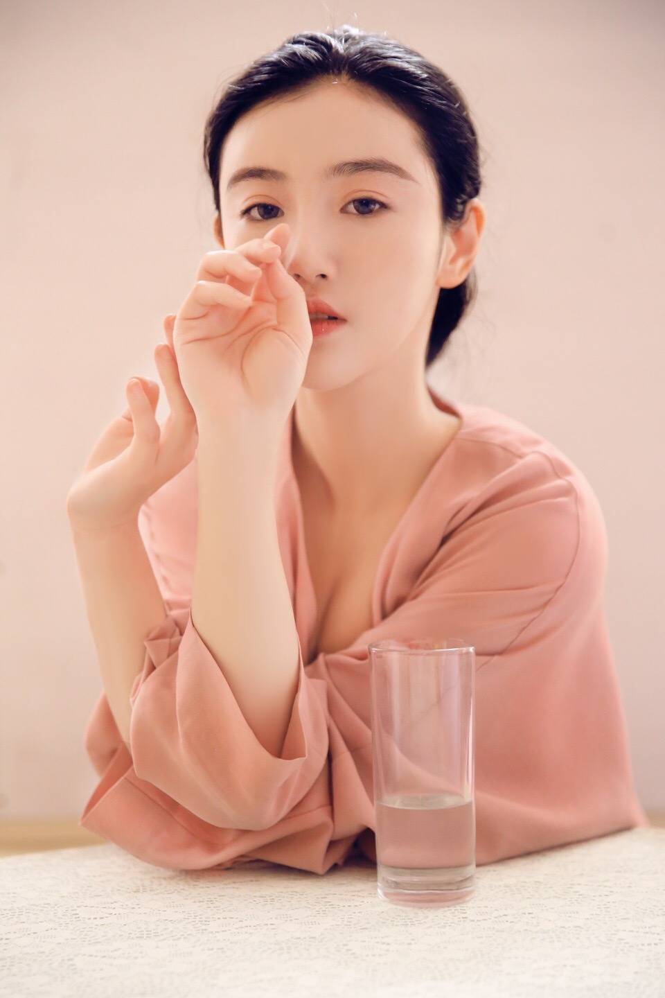 张辛苑素颜 复古女神张辛苑素颜好美
