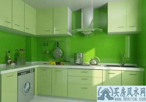 ������λ��ˮ���̵㣬��Ů�˽���ϢϢ�й�