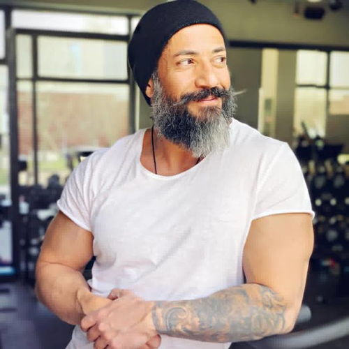 ʨ������Ħ����������