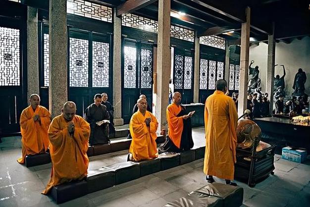 �λ�У԰ʱ�⣬�ط���ѧ����֮·�������ഺ����