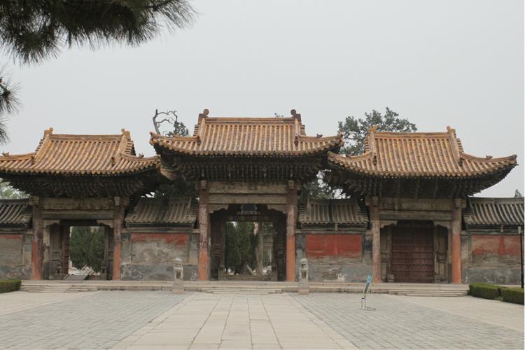 �����������Ƕ��� ����������ʵ���߶���