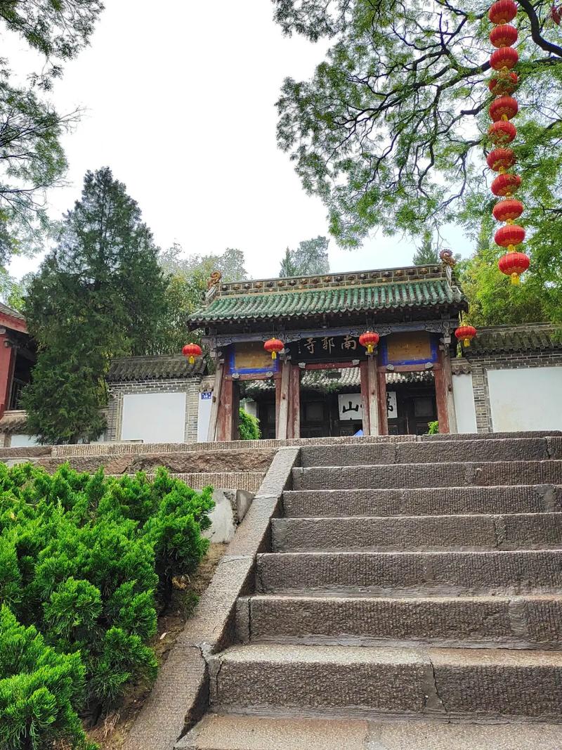 �������������ٸ�ĸ��Ǹ