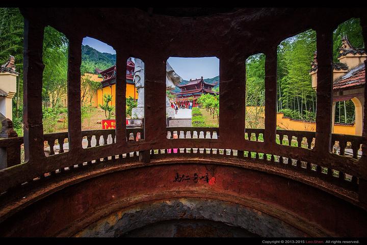 ��լ����ͬ���λ׼��׼,��ôȷ��סլ��λ��