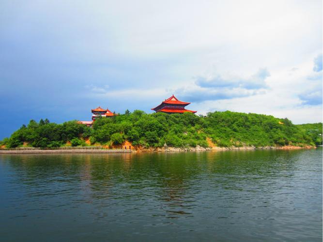 属蛇的几点出生好 属蛇的几点出生好