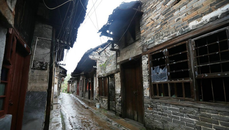 ���׺ͳ������ݵĵ��Ӿ�