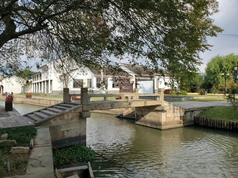 ������Ů���������Ƿ����������ĸ����������ǻ�(������Ů���������������ܼ������ϰ���뼪��Ԣ��)